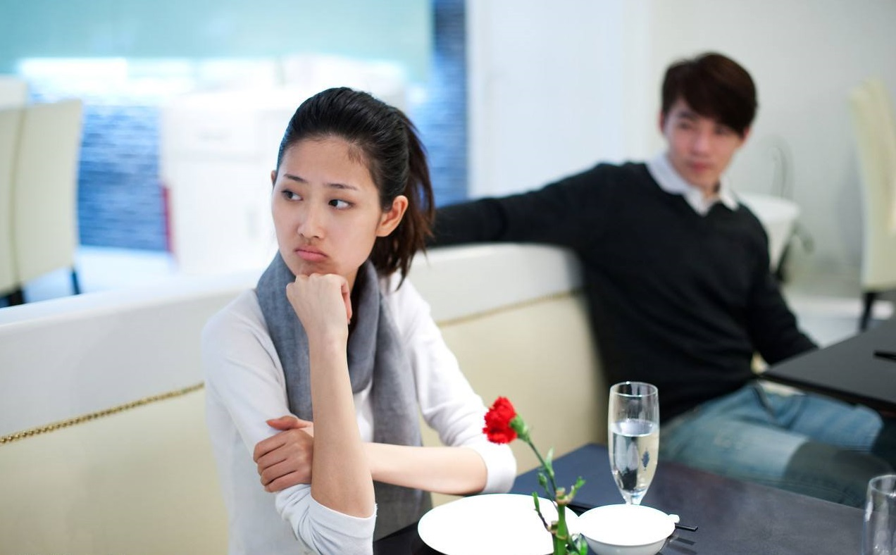 如何让一个喜欢你的女生不喜欢你？